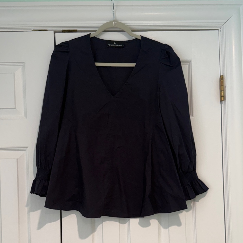 Pomander Place Navy Blue V Neck Top Size M